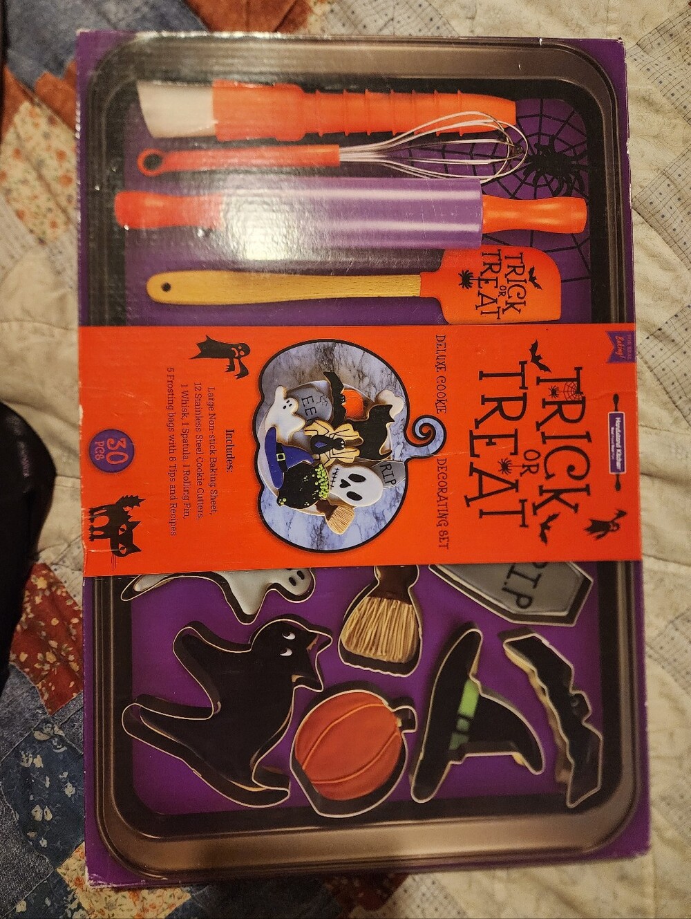 Handstand Kitchen Trick Or Treat Deluxe Cookie Decorating Set